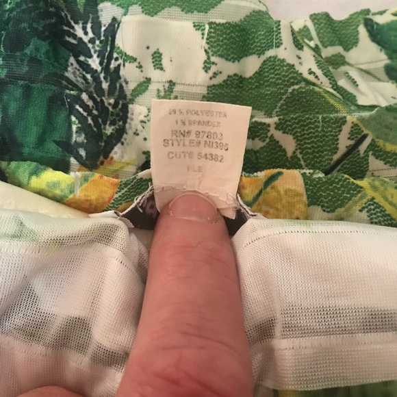 DRESSBARN Floral top with ruffles SIZE XL - Picture 6 of 7